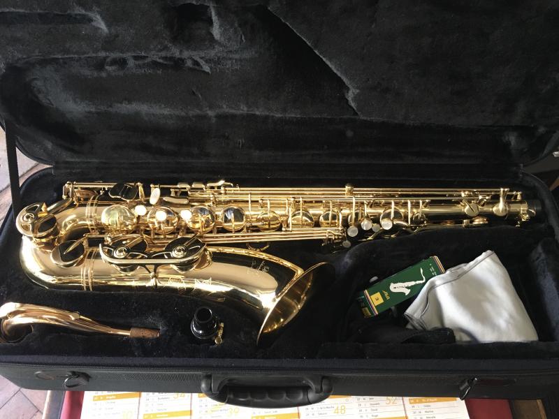 Saxophone ténor d'étude