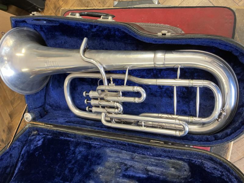 Basse trois pistons