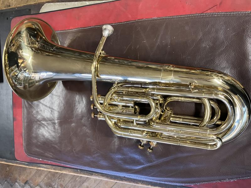 Saxhorn basse professionnel